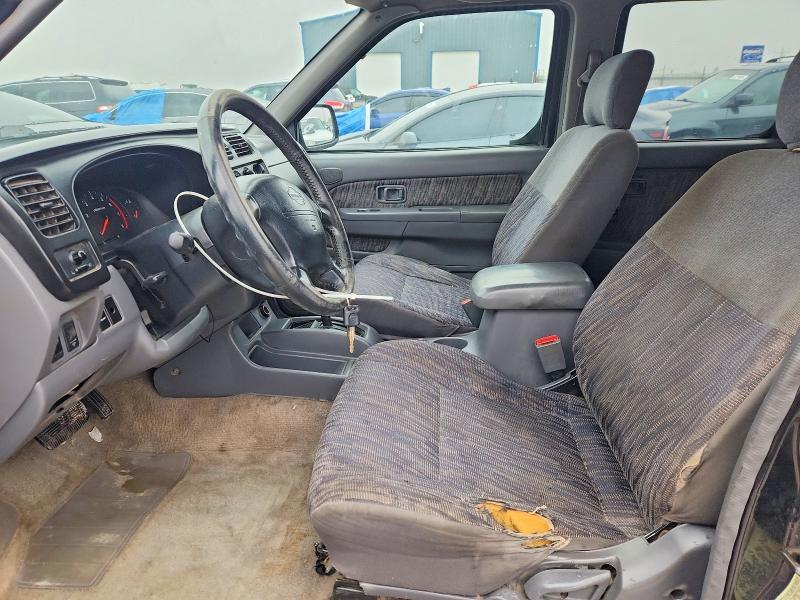 2000 Nissan Frontier xe