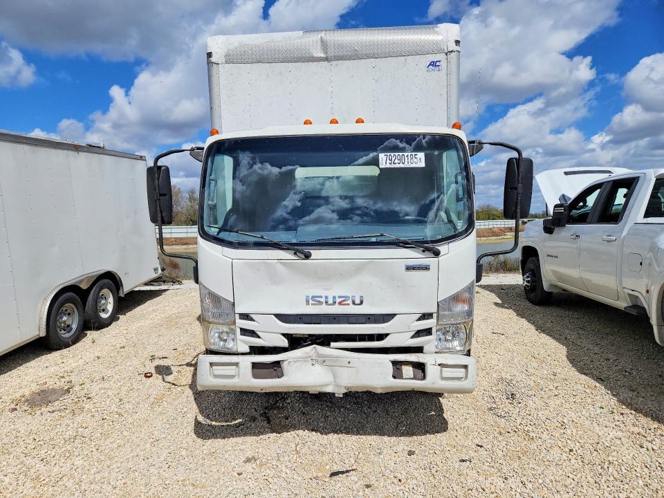 2016 Isuzu Npr box Truck