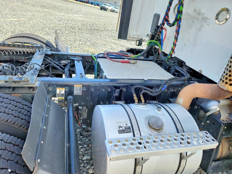 2017 Kenworth T680 Semi Truck