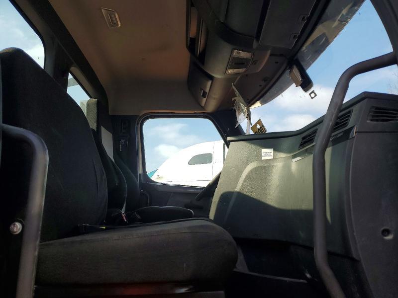 2020 Freigliner 2020 Freightliner Cascadia 126 Semi Truck