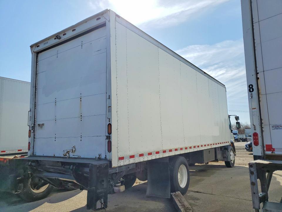 2015 Peterbilt 220 BOX Truck