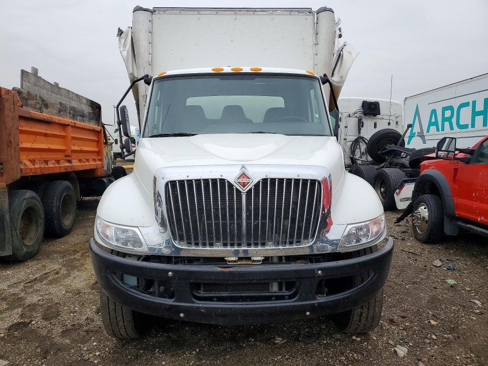 2022 International MV607 BOX Truck