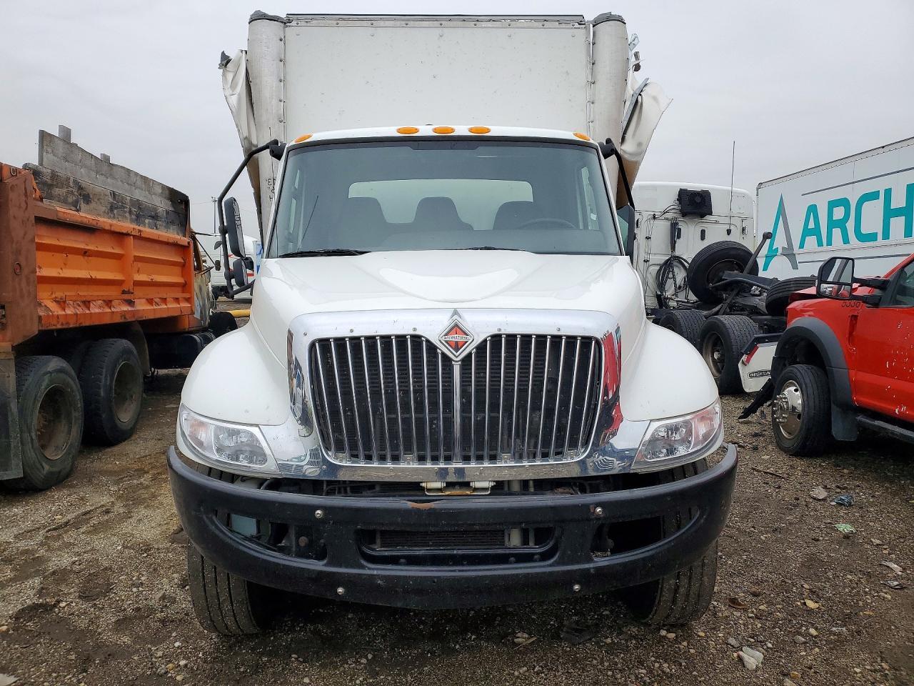 2022 International MV607 BOX Truck