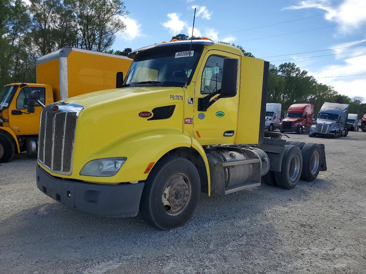 2017 Peterbilt 579 Semi Truck