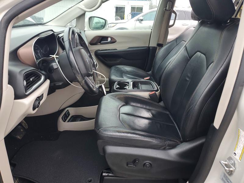 2017 Chrysler Pacifica Touring l
