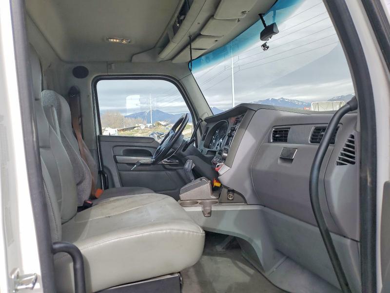 2016 Kenworth Construction T680