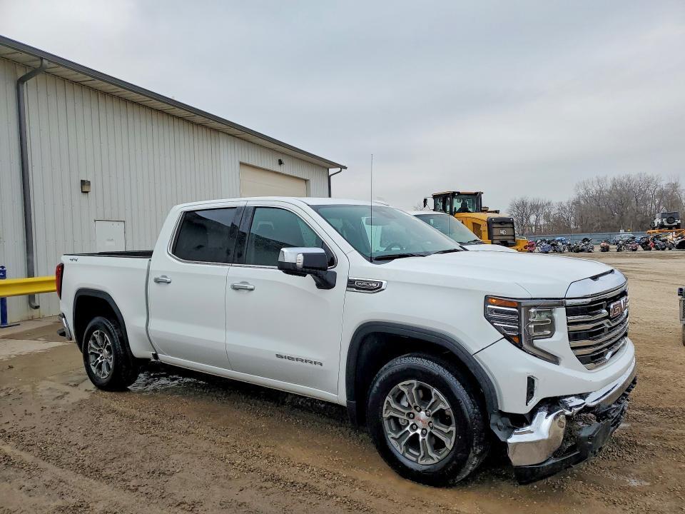 2026 GMC Sierra K1500 slt