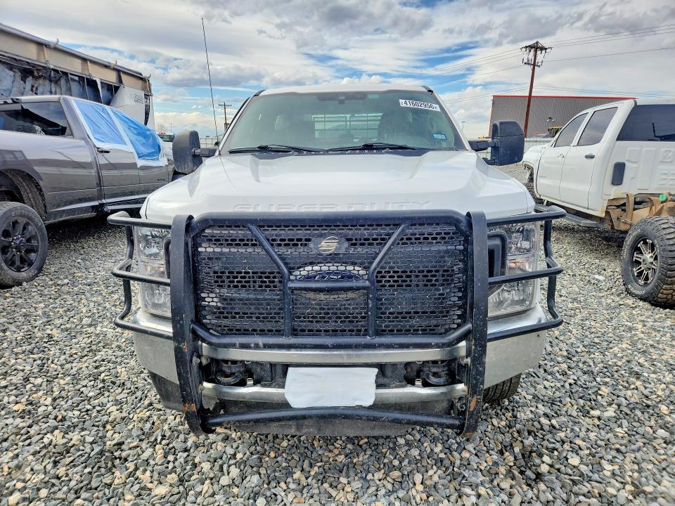2021 Ford F250 Super Duty Flatbed Truck