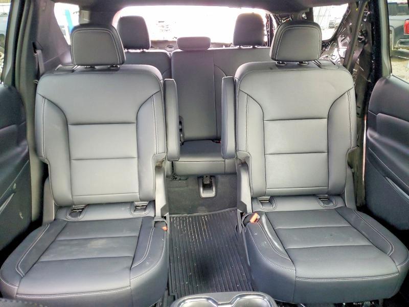 2025 Chevrolet Traverse ls