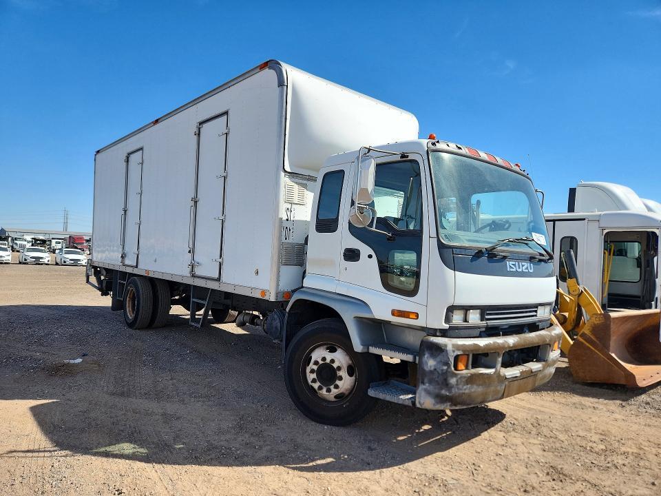 2009 Isuzu T7F box Truck