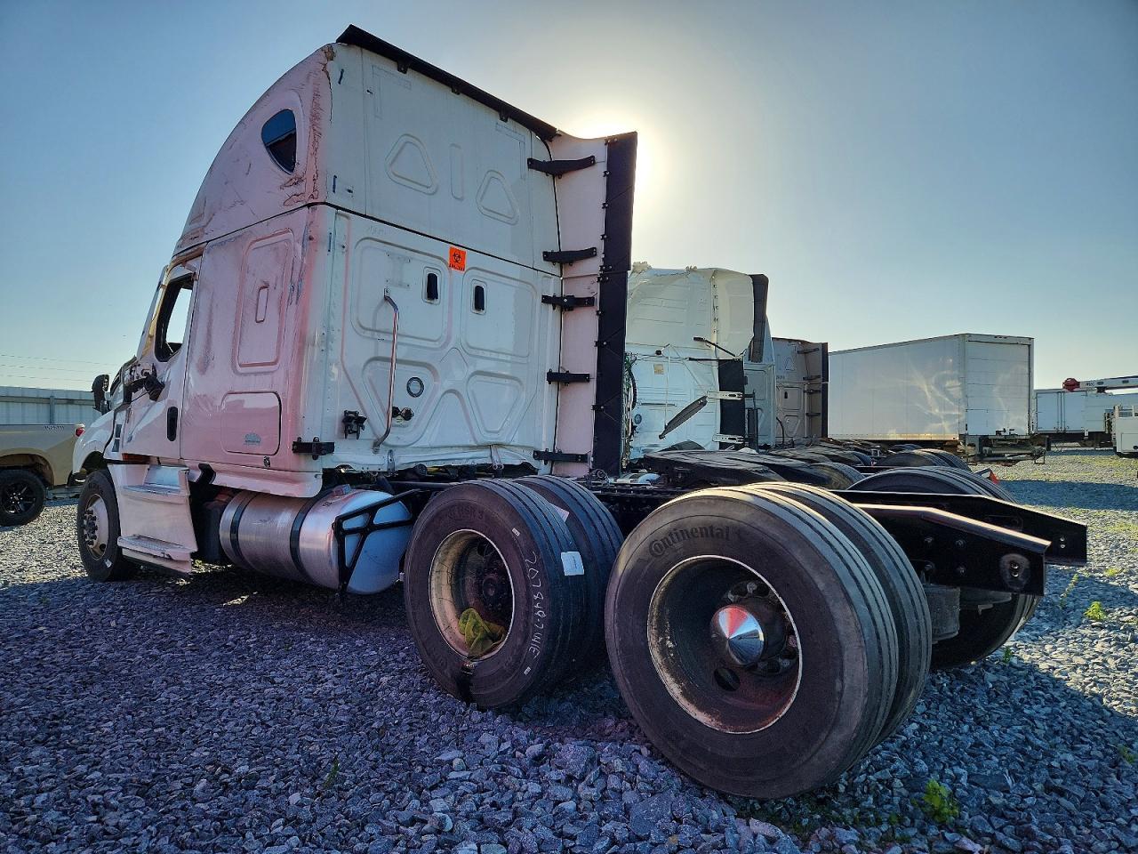 2023 Freigliner 2023 Freightliner Cascadia 126 Semi Truck