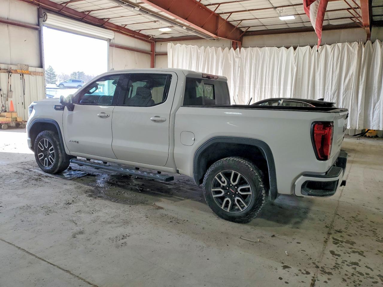 2023 GMC Sierra K1500 AT4