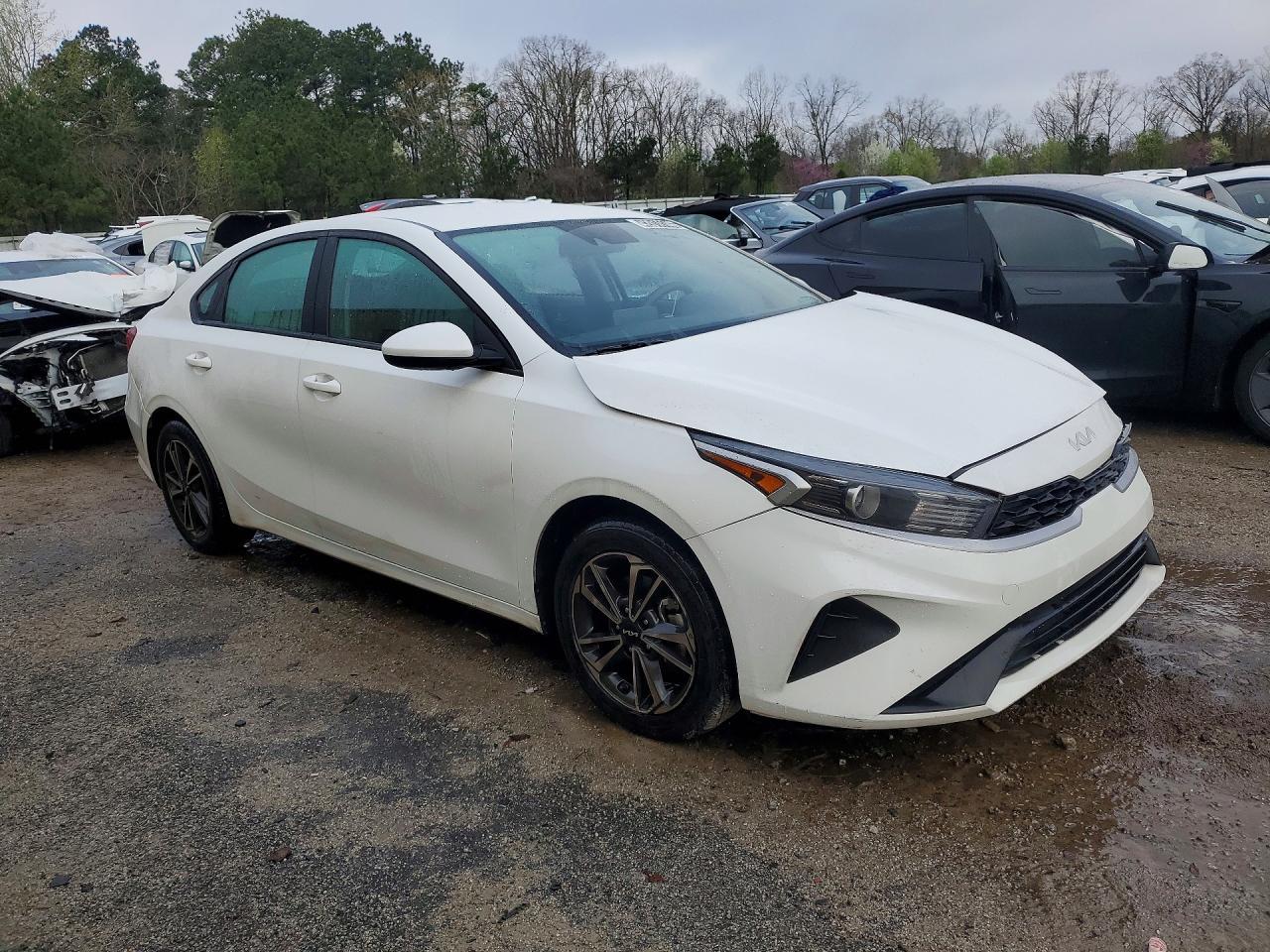 2023 KIA Forte lxs