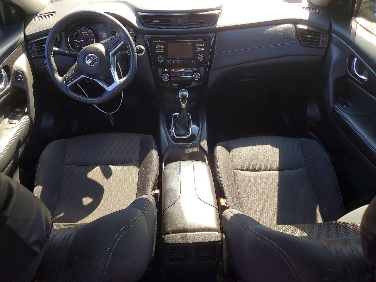 2017 Nissan Rogue sv