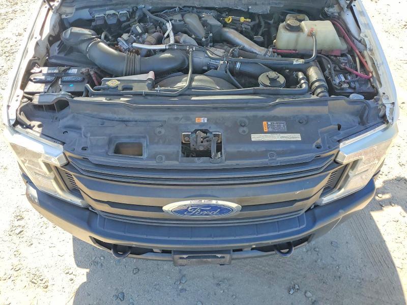 2018 Ford F550 Super Duty Flatbed Truck