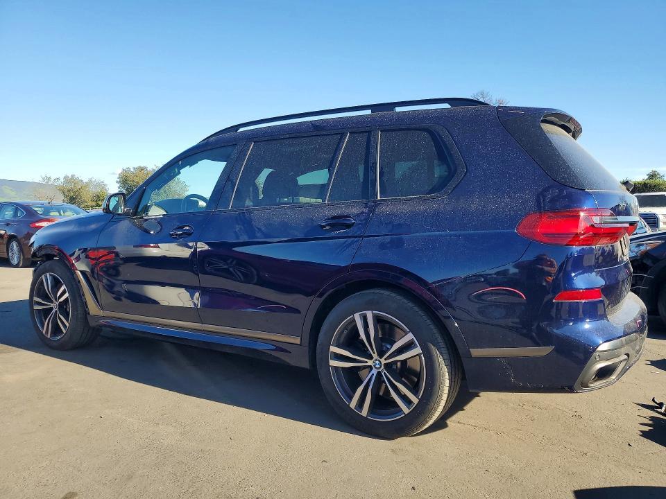 2021 BMW X7 M50i