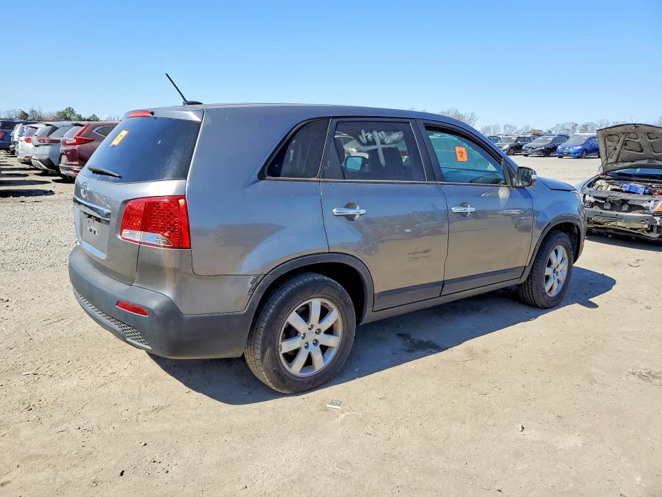 2013 KIA Sorento lx