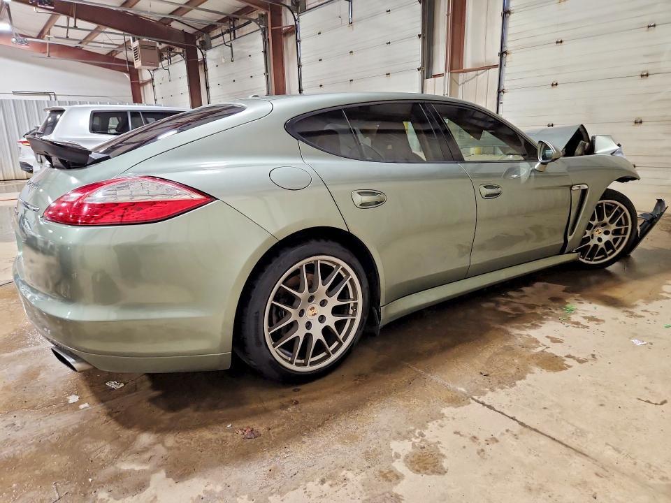 2012 Porsche Panamera 2