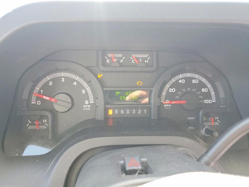 2013 Ford Econoline E450 Super Duty Cutaway Van