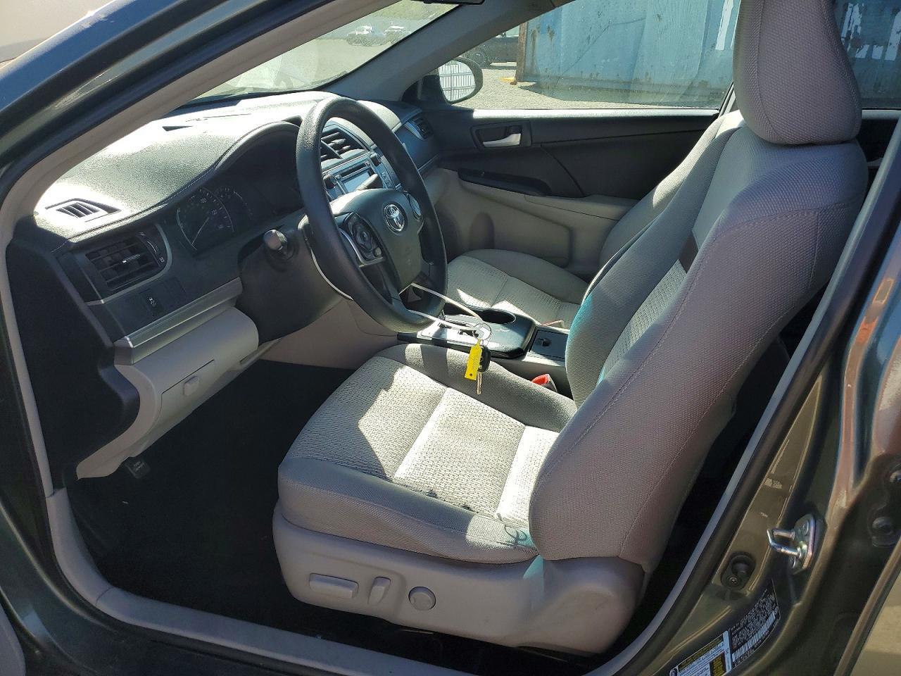 2014 Toyota Camry le