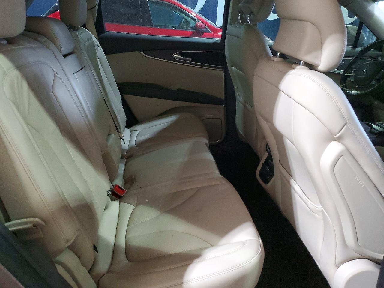 2019 Lincoln Nautilus Select