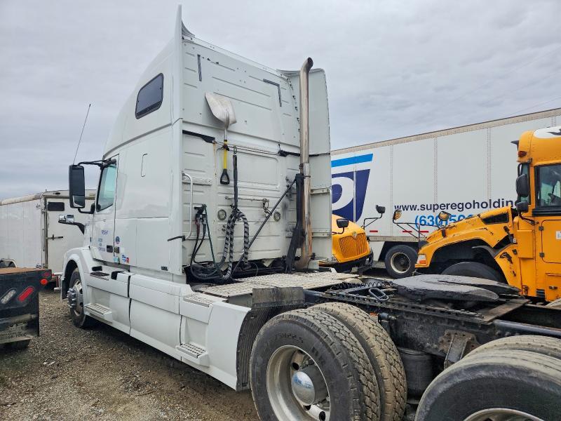 2017 Volvo VNL Semi Truck