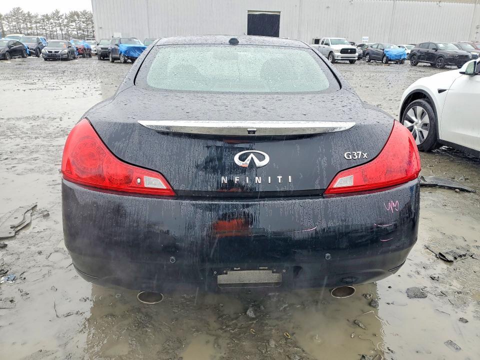 2011 Infiniti G37 Coupe x