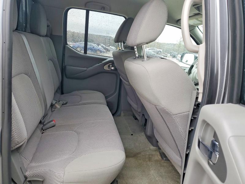 2017 Nissan Frontier SV