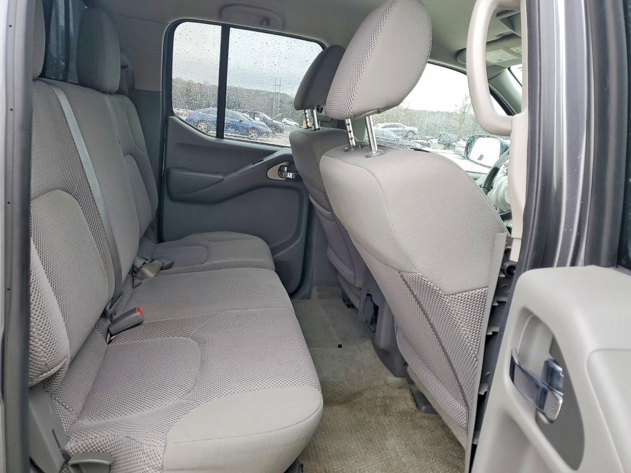 2017 Nissan Frontier SV