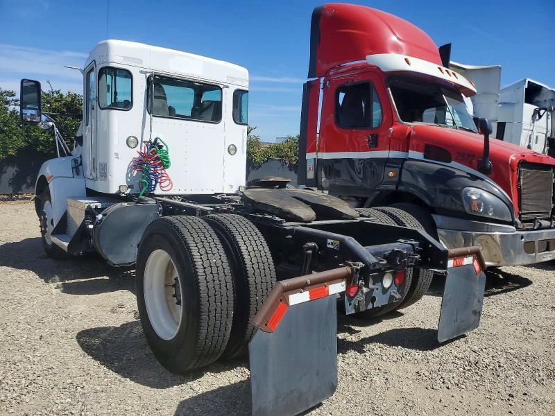 2016 Kenworth T370 Semi Truck