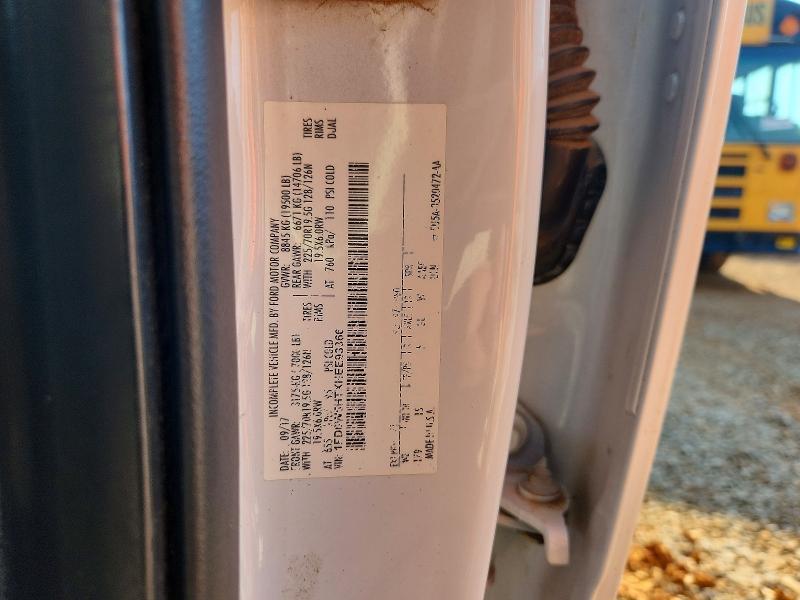 2017 Ford F550 Super Duty Flatbed Truck