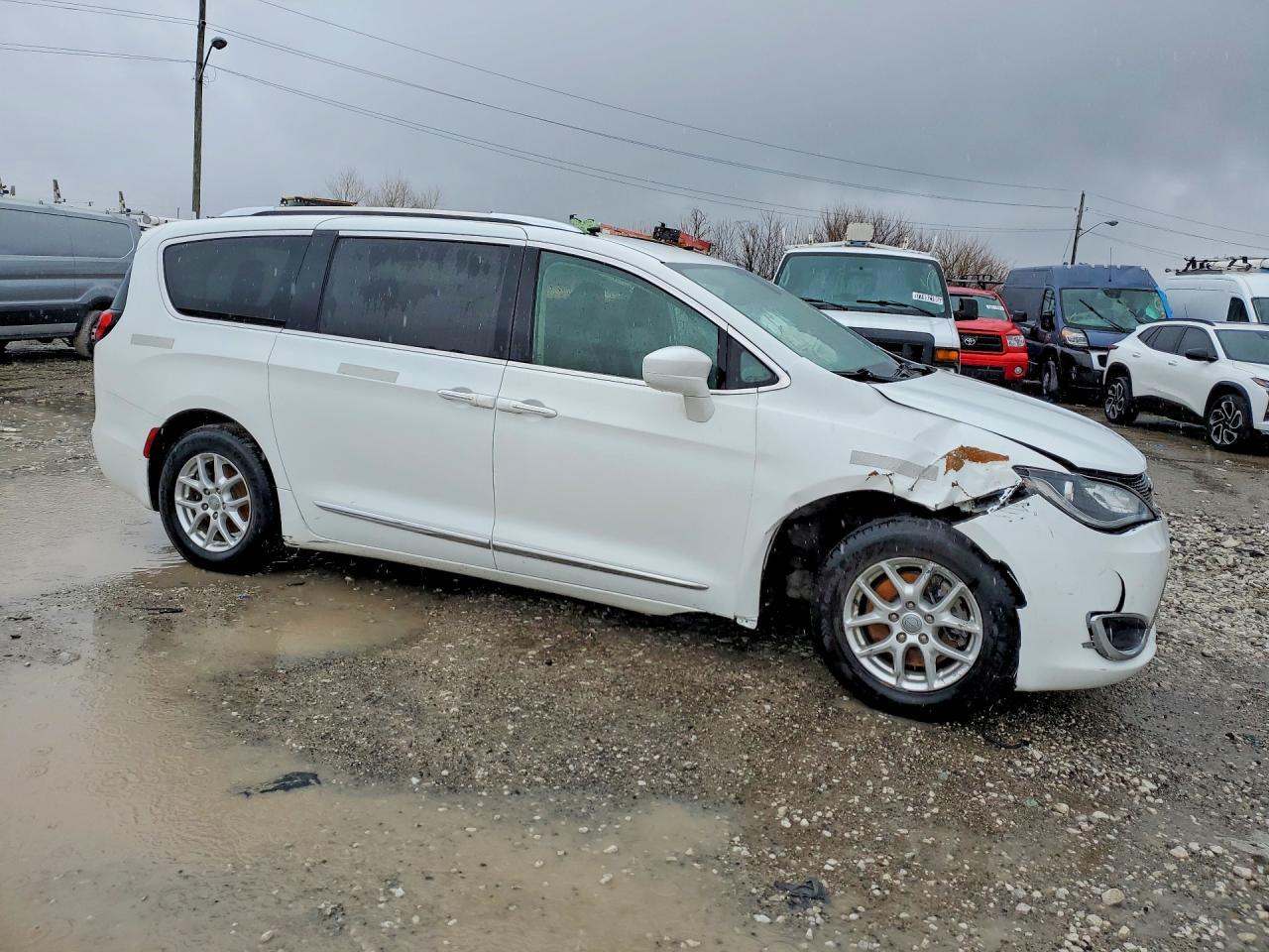 2020 Chrysler Pacifica Touring l