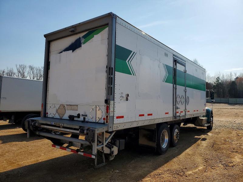 2018 Peterbilt Tractor 2018 Peterbilt 348 BOX Truck