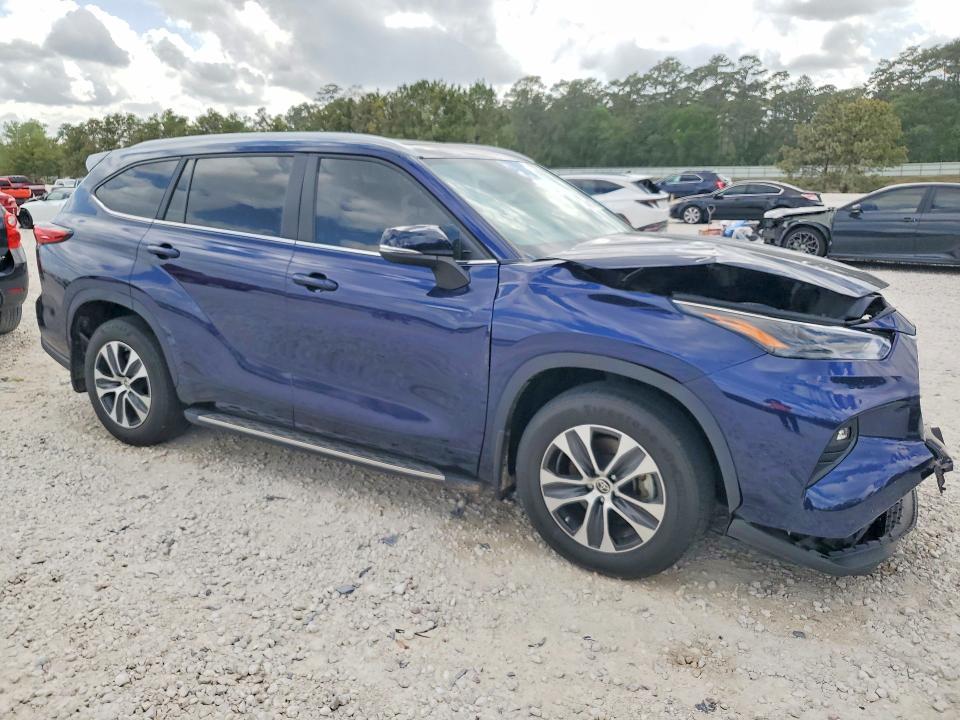 2023 Toyota Highlander Hybrid xle