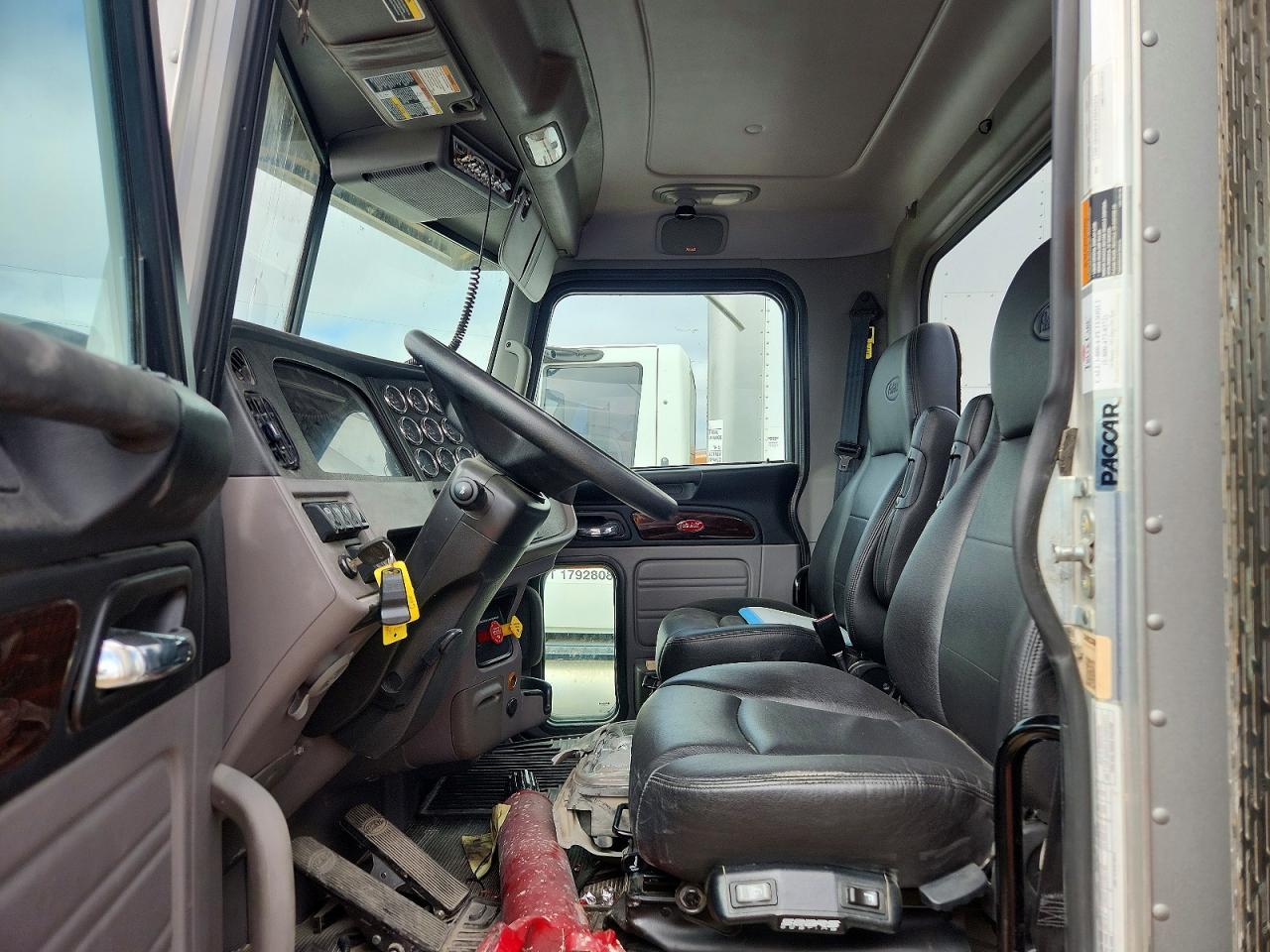 2023 Peterbilt 389 Semi Truck
