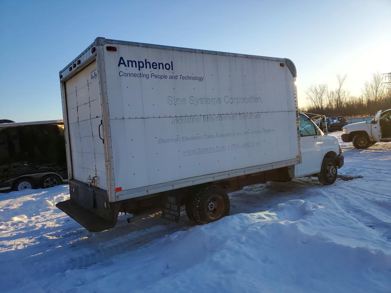 2005 GMC Savana BOX Truck