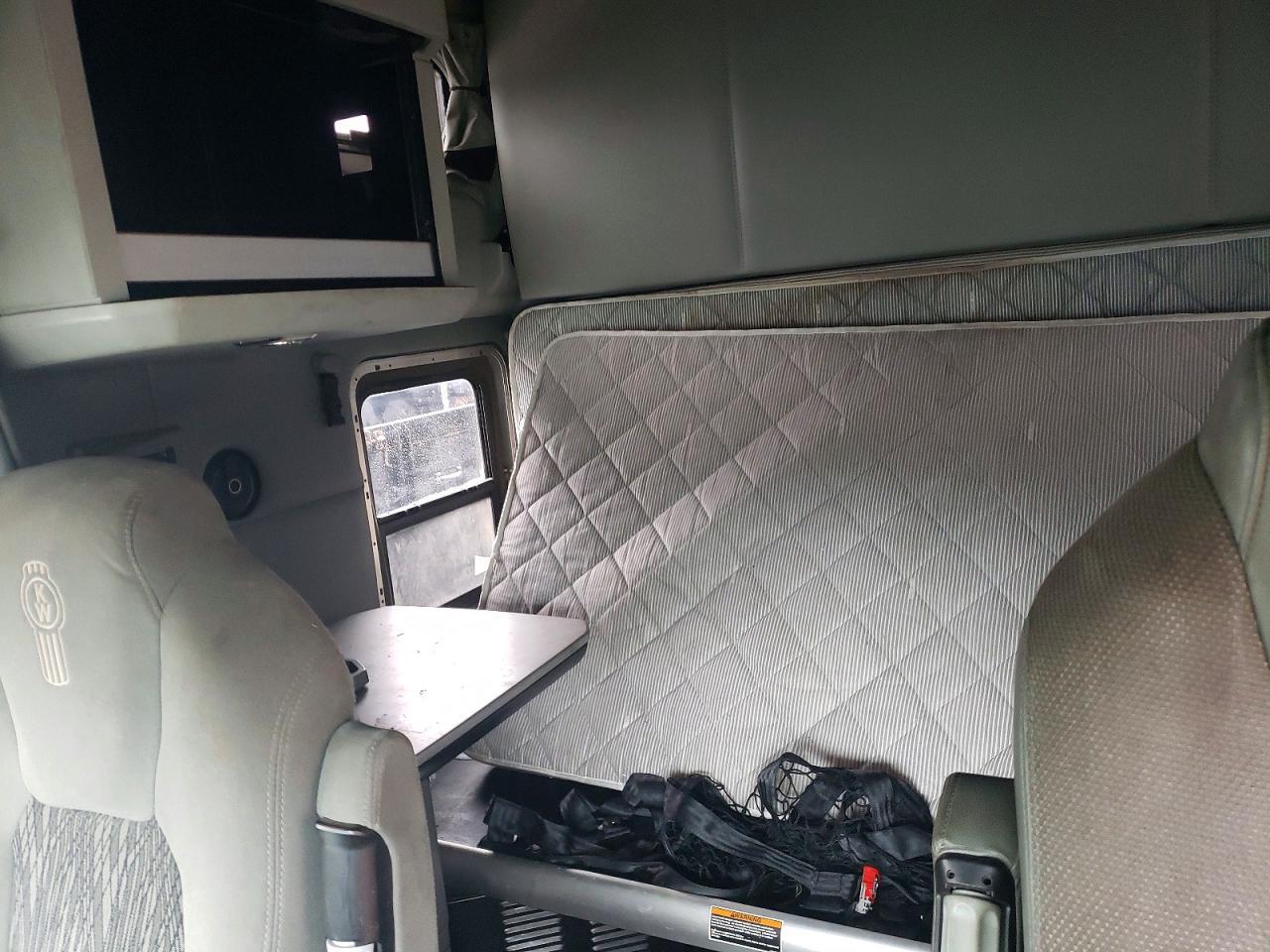 2016 Kenworth Construction T680