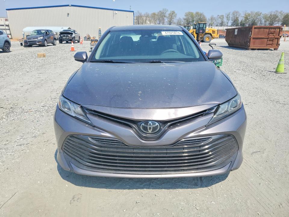 2019 Toyota Camry le