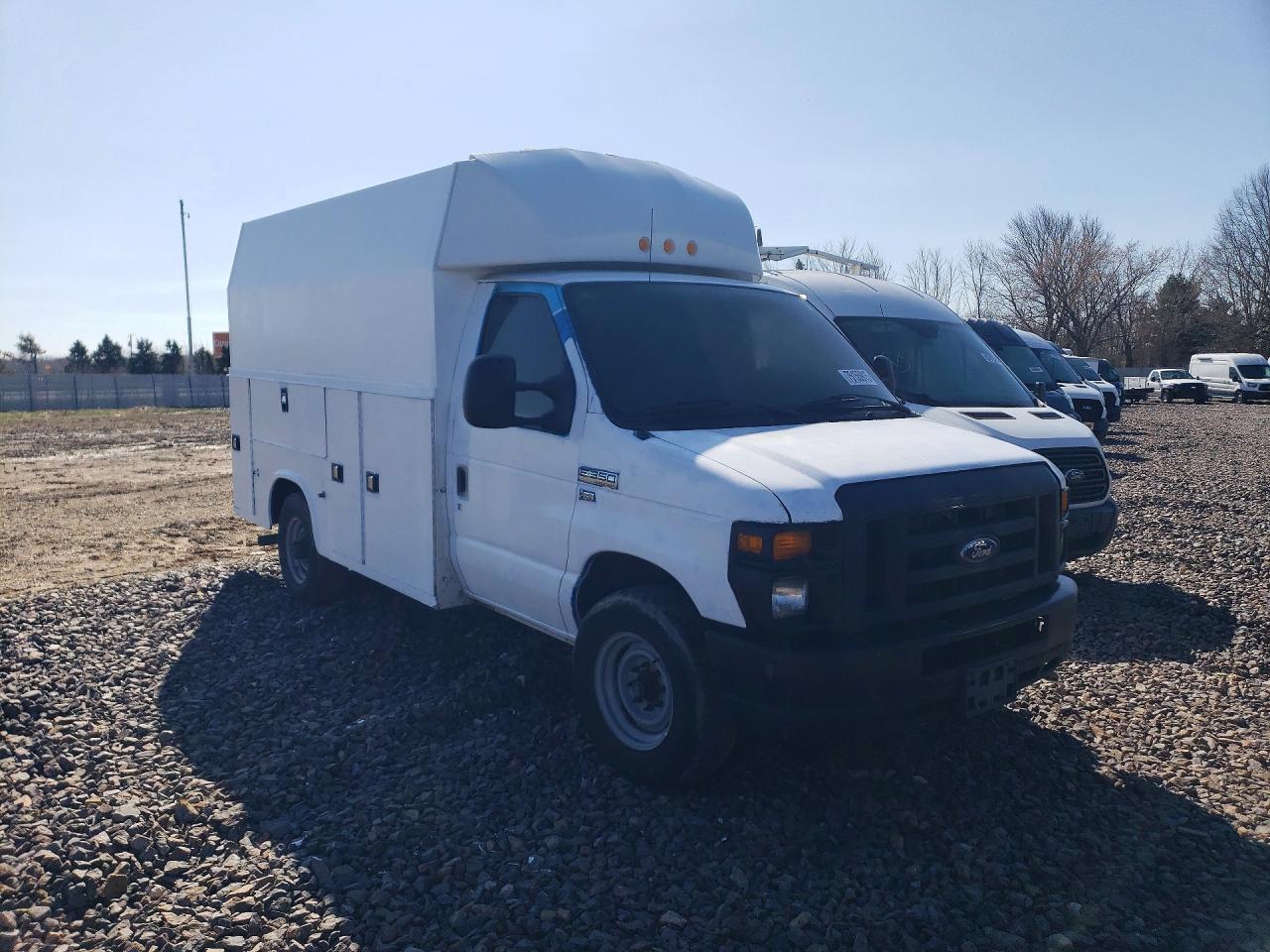 2015 Ford 2016 Ford F350 Super Duty Utility / Service Truck
