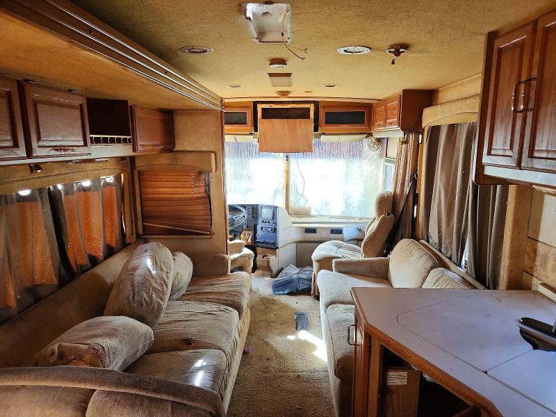 2000 Freightliner Chassis X Line Motor Home