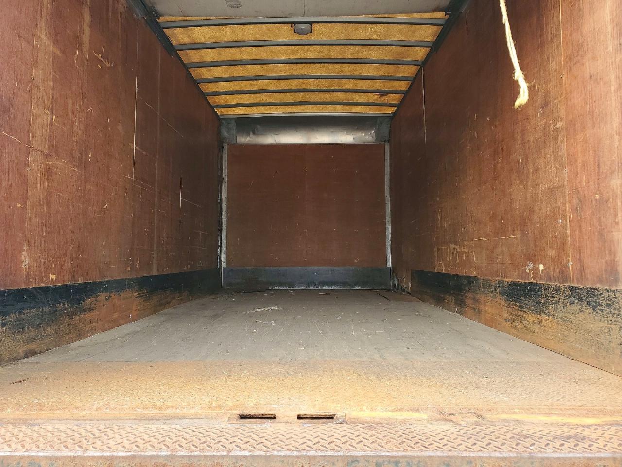2006 Hino 268 BOX Truck