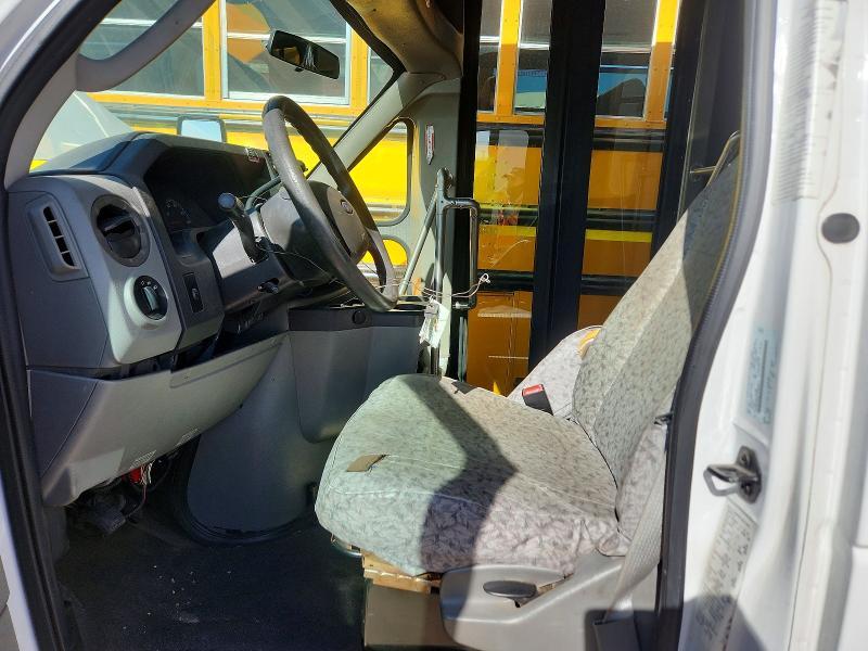 2010 Ford E350 Shuttle Bus