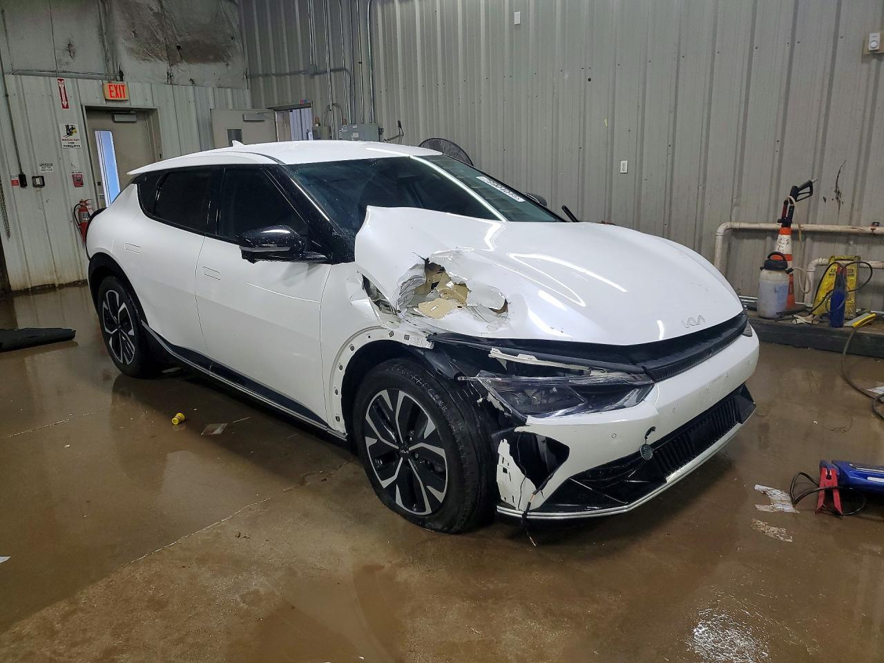 2024 KIA EV6 Wind