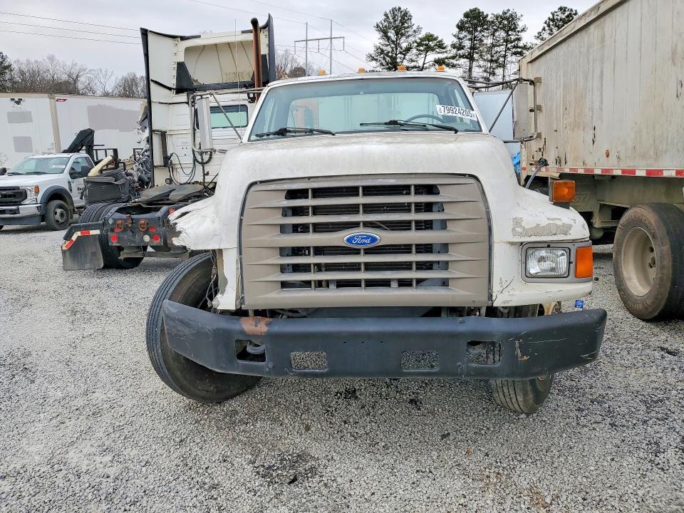 1996 Ford F800 Truck cab and Chassis