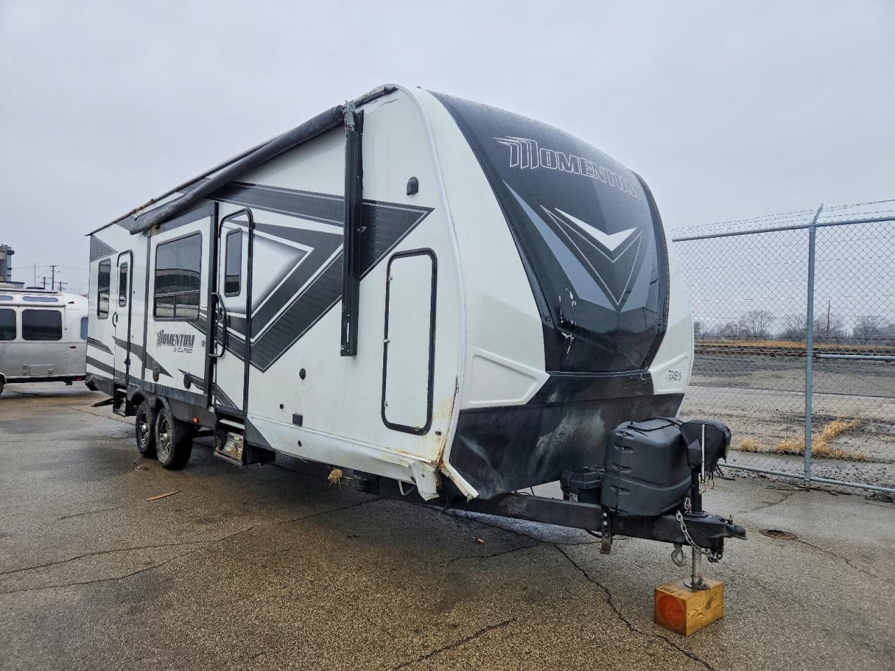 2022 Grand Desi GN Momentum Camper
