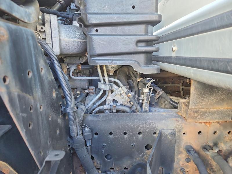 2017 Isuzu NPR HD BOX Truck