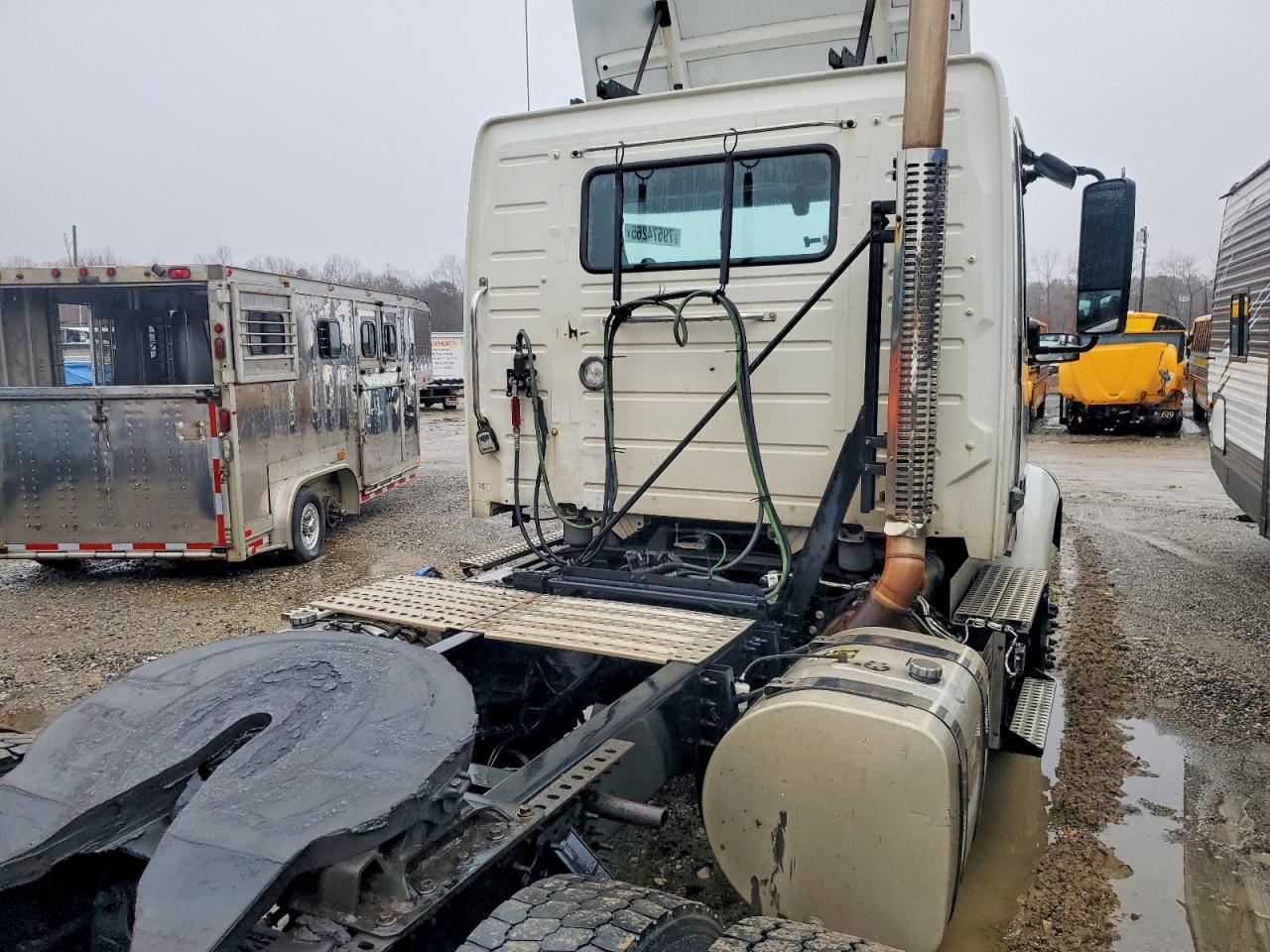 2019 Volvo VNR-Semi Truck