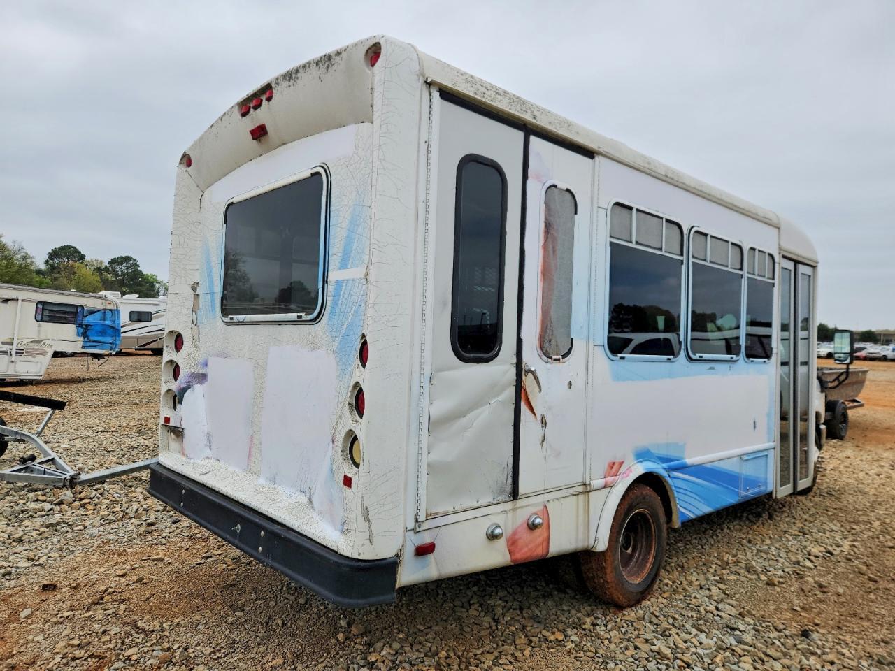 2011 Ford E450 Shuttle Bus