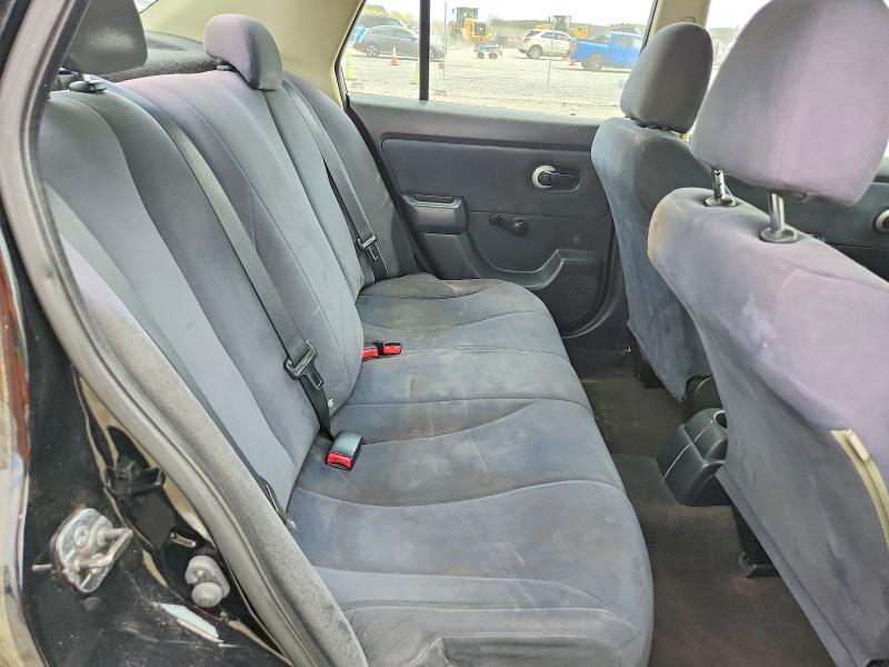 2011 Nissan Versa 1.6 Base