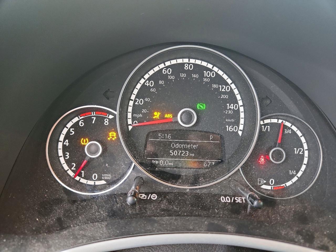 2016 Volkswagen Beetle s